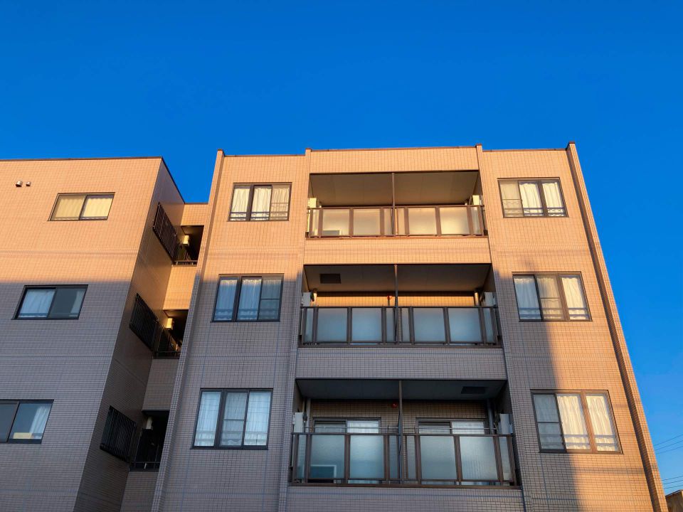 シャッター修理で住まいの安心を守るために知っておきたい業者選びと費用のポイント